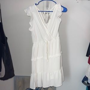 Andrée by Unit Tiered Ruffle Dress. white. size medium.